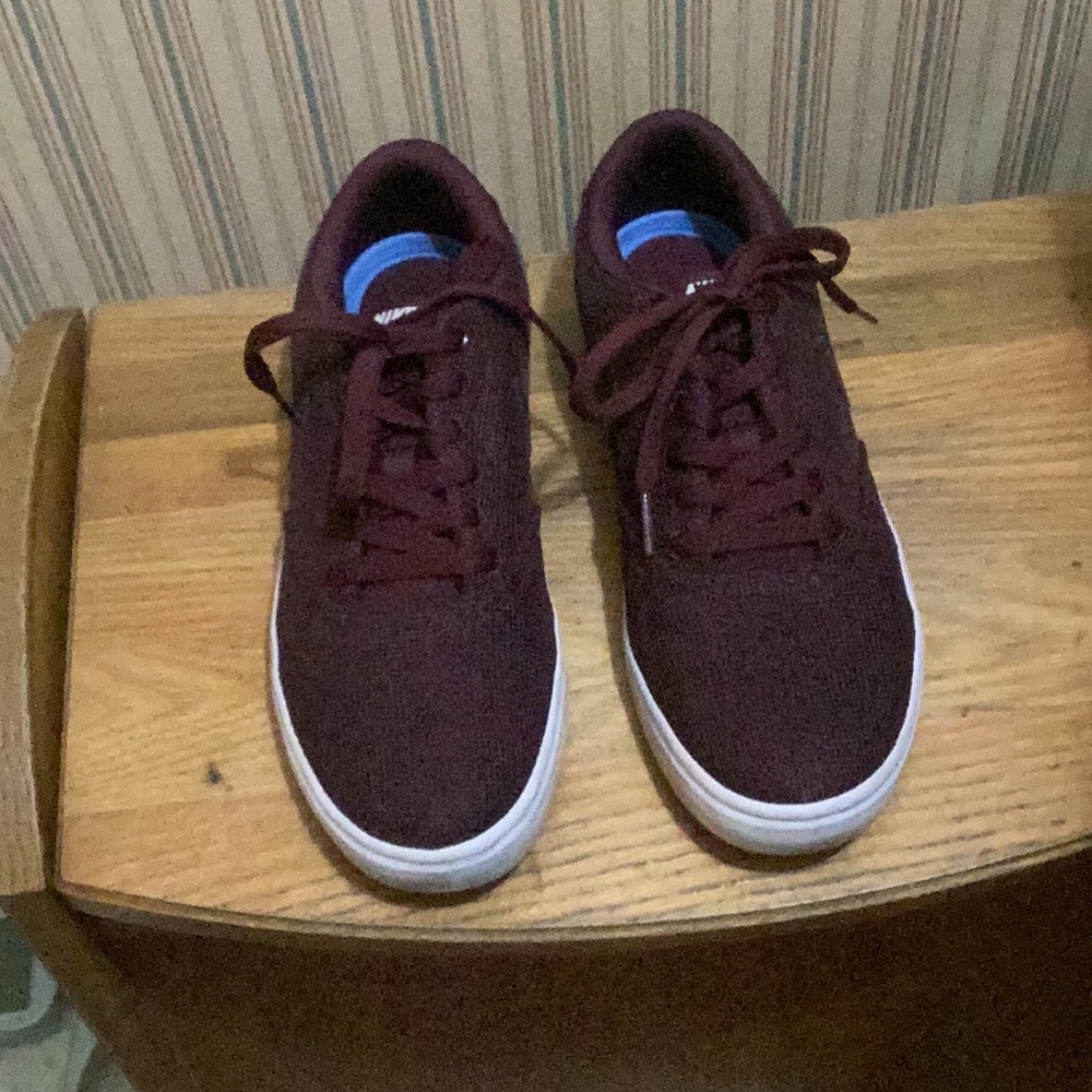 Nike tennis shoes